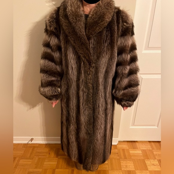 Women’s Brown Fur Coat - Picture 8 of 10